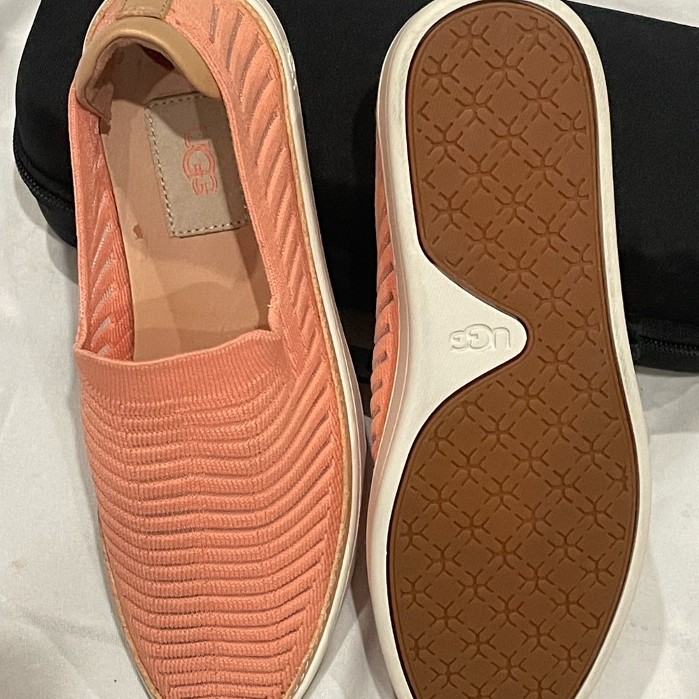 UGG Coral Knit Slip-On Sneakers looks New perfect condition